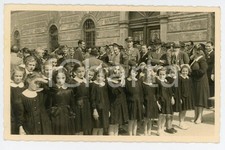 1953 BORGO VALSUGANA Scolaresca e carabiniere davanti al Municipio - Foto