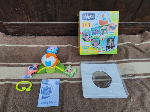 Chicco dancing friends