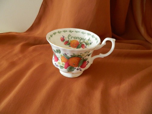 Vtg royal albert collectable - royal,