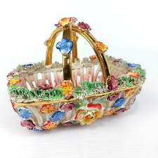 Cesto di fiori in porcellana