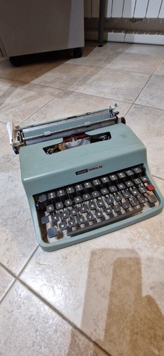 Macchina scrivere olivetti - da,