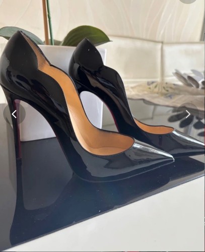 Talons hauts louboutin vernis - louboutin,