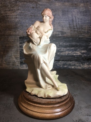 Statuetta ceramica - in,