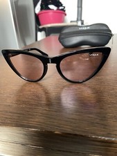 occhiali da sole Vogue Cat Eye per Gigi Hadid