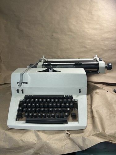 Macchina scrivere elettrica - macchina, da