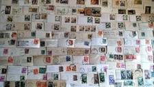 storia postale - lotto di 152 francobolli italiani ed esteri su frammenti