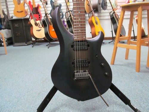 Chitarra elettrica firmata