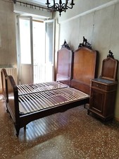 letti, comò con specchio, comodino antichi