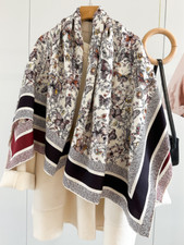 Sciarpa avvolgente 70% cashmere 30% seta stampa farfalla scialle doppio viso 135X135cm