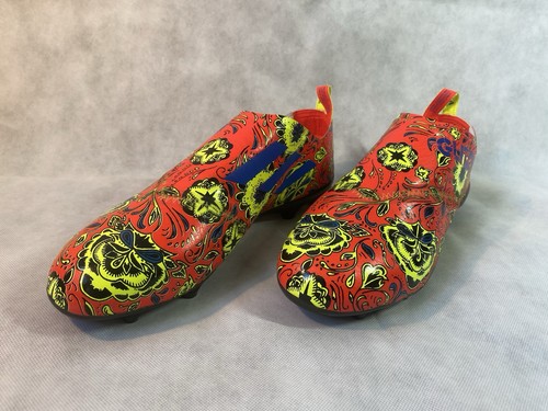 Adidas glitch world - adidas,