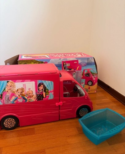 Camper barbie con piscina - di,