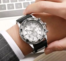 Orologio Sportivo Moda Uomo Casual Vips Men Colore Argento. Bello E Leggero