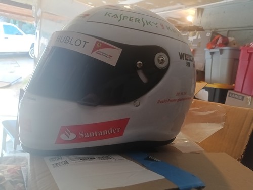 Casco autografato pilota