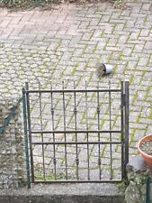 cancello in ferro battuto per esterno misure alto 110 e largo 90cm.