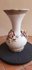 Vaso Capodimonte vintage con fiori in rilievo dipinta a mano H cm. 24