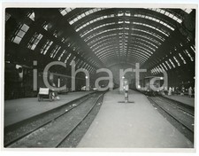 1936 MILANO Stazione Centrale vuota dopo le partenza di Ferragosto - Foto 24x18