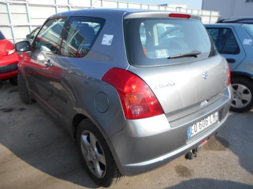 Luce cortesia suzuki - suzuki, swift