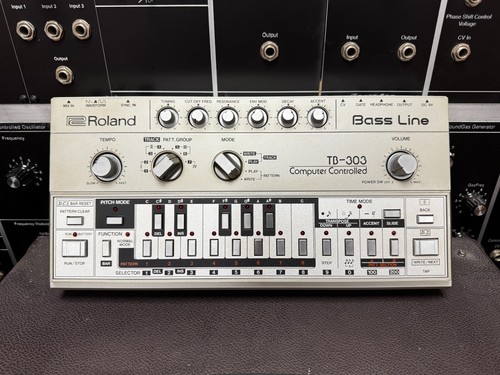 Roland 303 bass line - tb-303,