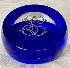 PRESSE PAPIER SULFURE EN CRISTAL DE ST LOUIS MONOGRAMME S L BLEU COBALT  1983