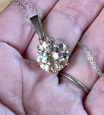 Ciondolo solitario con