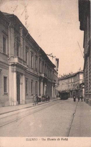 Milano via monte pietà - milano,