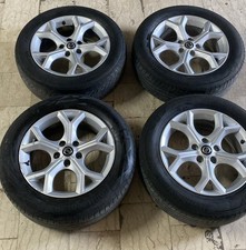 4 Gomme Cerchi Ruote Pneumatici in lega Nissan Juke 2023 MISURA 215-60-17