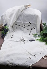 Coppia di tende in cotone ricamate