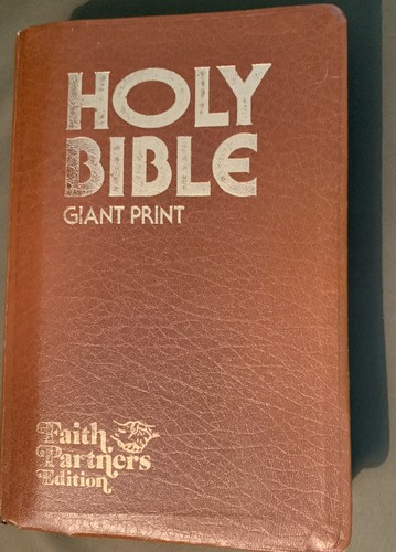 Holy bible giant - holy,
