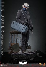 PREORDER The Dark Knight DX 1/6 The Joker (Bank Robber Version)