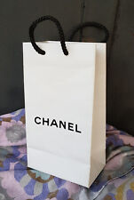 Piccola borsa shopper in carta Chanel bianca usata cm 11,8 x 21,5