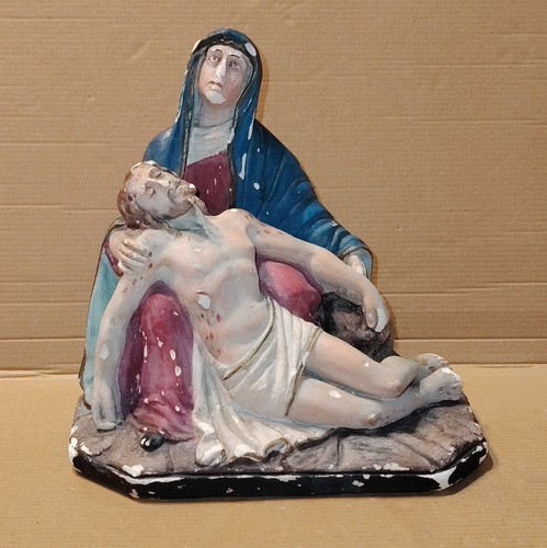 Vecchia statua raffigurante - , la