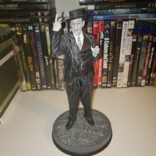 Toto statue infinite - toto',