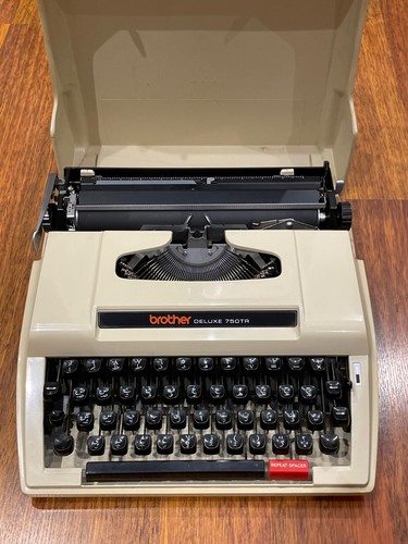 Macchina scrivere manuale - scrivere,