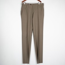 Pantaloni nuovi con etichette
