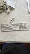 Apple Keyboard con tastierino numerico e cavo