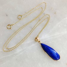 Collana con ciondolo pietra