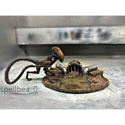 Statua resina 12 alien - in,