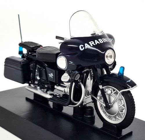Moto guzzi 750 v7 - 1/24,