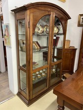 VETRINA IN LEGNO E VETRO CON ILLUMINAZIONE