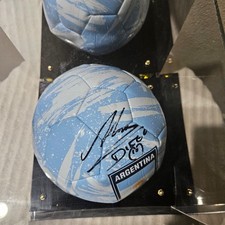 Pallone da calcio Maradona autografato con certificato di autenticità