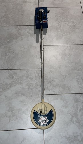Vintage white coinmaster - vintage, white's
