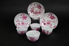 tazze e piattini rosa inglesi