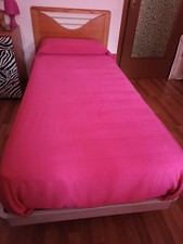 Letto singolo con doghe e materasso in lattice anti acaro in ottimo stato