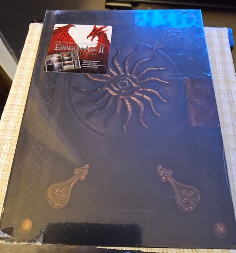 Dragon age hardcover game - ii,
