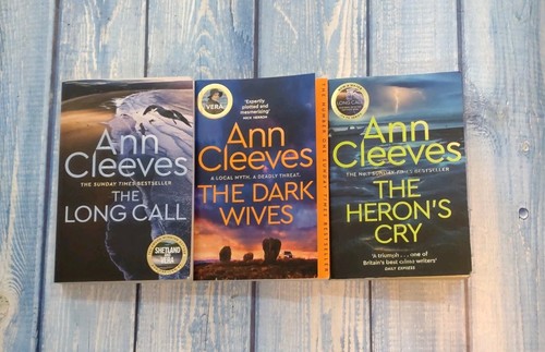 Ann cleeves paperback - x,