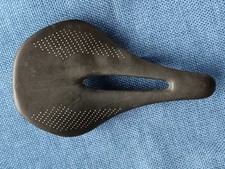 Sella Short  bici corsa In Carbonio solo 98 g. 