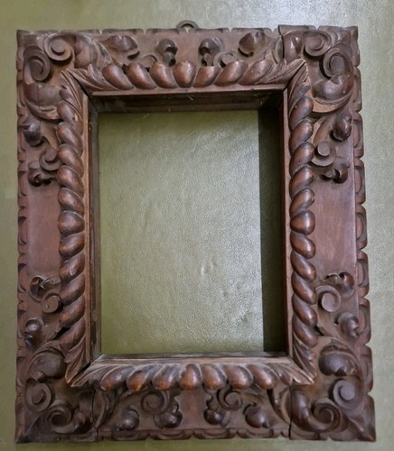 Cornice noce intagliato - in,