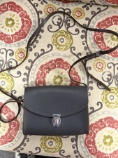 borsa a tracolla cambridge company piccola in pelle grigia. Mini 5x7