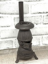 Piccola stufa a carbone 9,75"