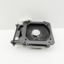 BMW X1 F48 subwoofer lato